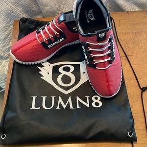 Lumn8 Oklahoma University men’s size 12 shoes. Fun for any Sooners fan!!